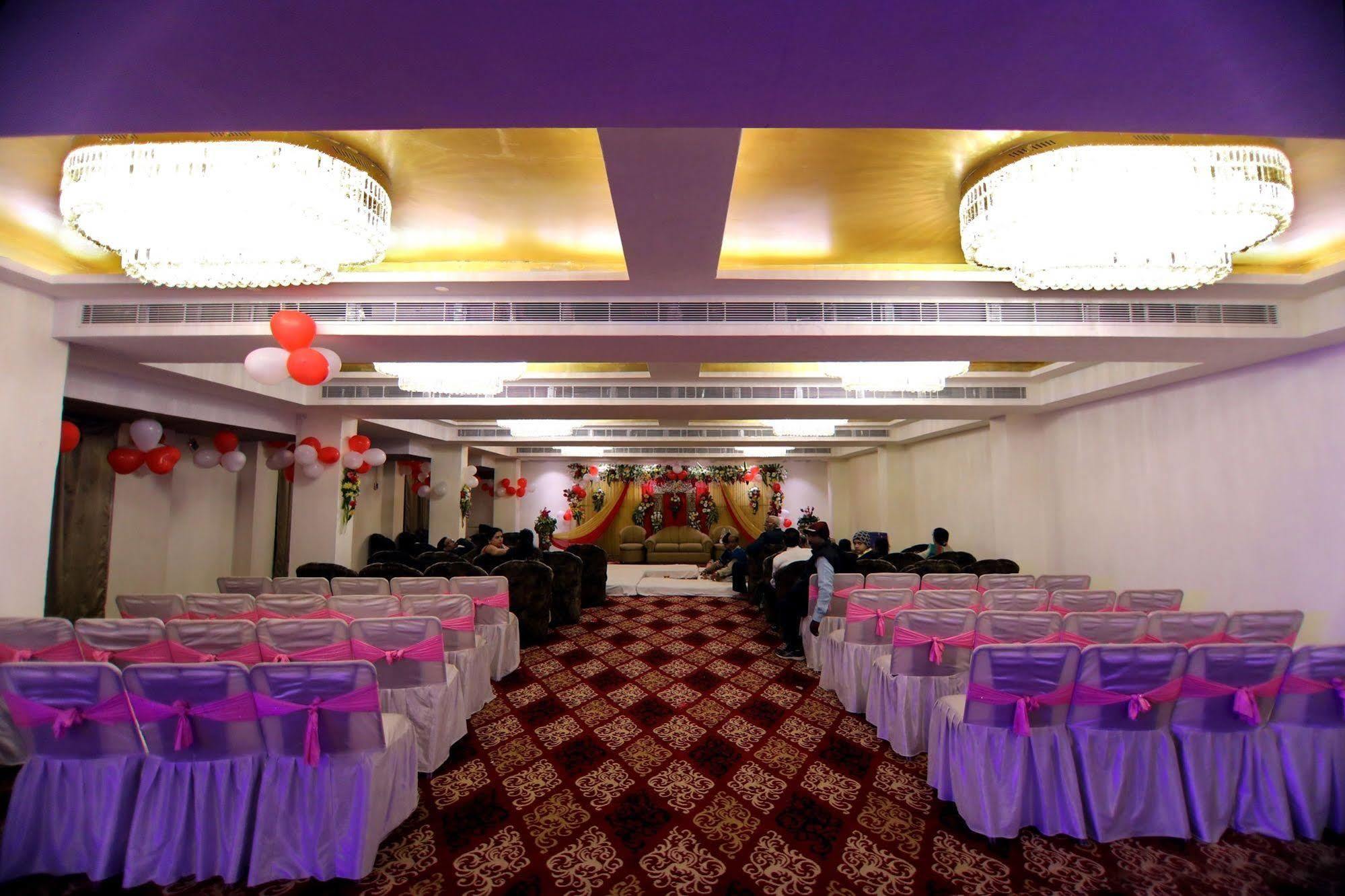 Fabhotel Prime Sarin Inn Heritage Varanasi Exterior foto